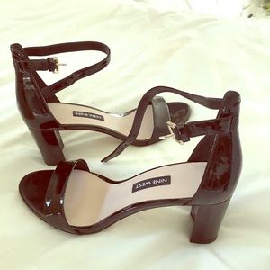 Like new worn once Nine West heels size 7